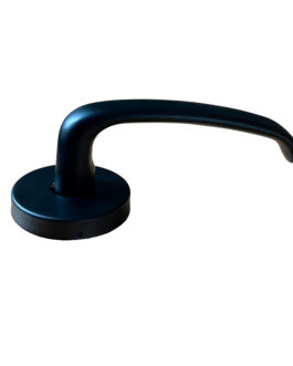 MANIJA TORINO NEGRO MATE PICAPORTE DOBLE AC. INOX. YALE